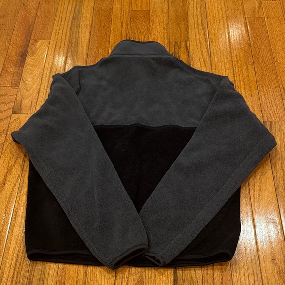 Sweater - Picture 4 of 4